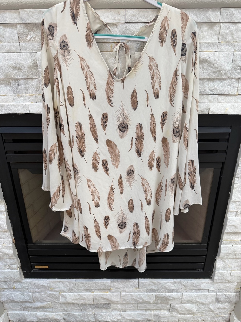 Fantastic Fawn Cream and Brown Feather-Print V-Neck Tunic (stained)